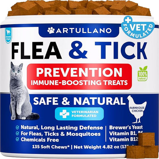 Cat Flea Treatment - Natural Flea and Tick Prevention Supplement for Large & Smal Cats - Immune Support Chews with Vitamins - Pest Defense Oral Pills - Farmhouse Chicken 135 Soft Chews
